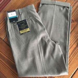 Axist Men’s dress pants. 36/32. Brown/olive